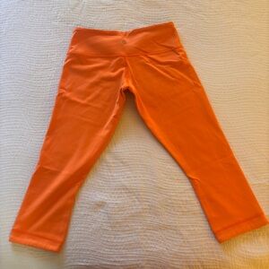 Lululemon Wunder Under crops, reversible